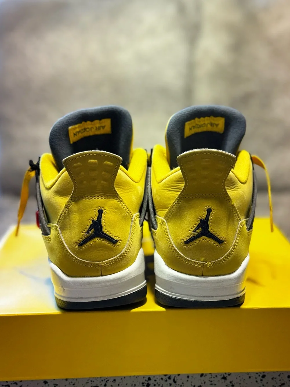 Nike Air Jordan 4 Retro 'Lightning' 2021  Size:5.5Y (Fits:Women’s 7 | Men’s 5.5)